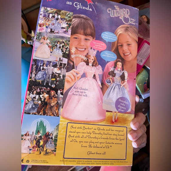 1999 Barbie as Glinda in Wizard of Oz NIB Mint Condition - Picture 2 of 2